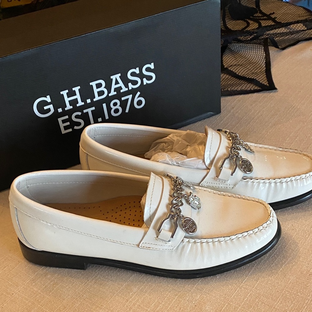G.H. Bass & Co. Whitney Charm Loafers with Chain Detail - Size 7